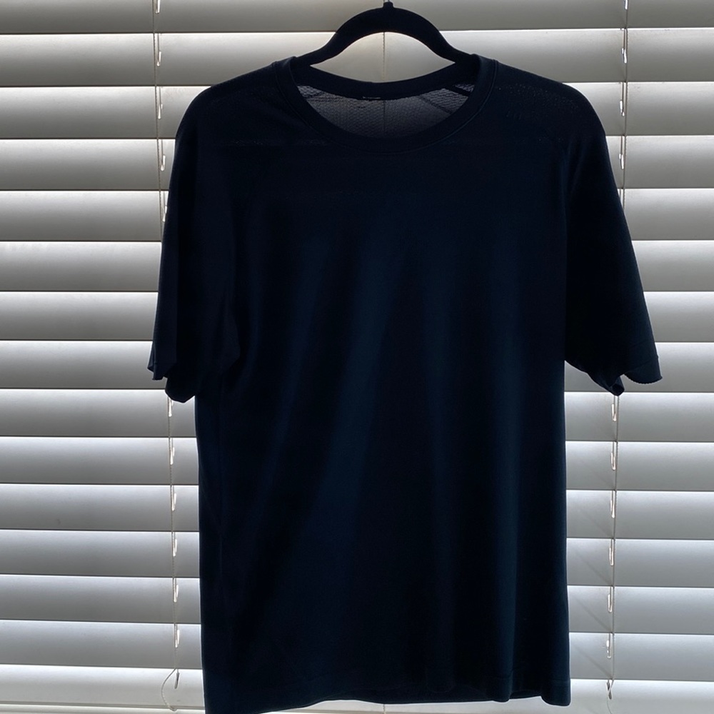 Lululemon! Original Metal Vent Tech Short-Sleeve!